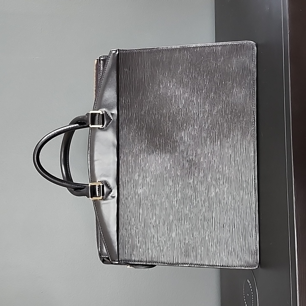 Authentic Louis Vuitton Riviera Epi Black - Picture 3 of 12
